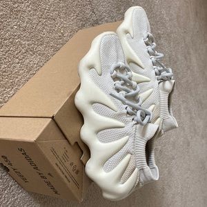 Yeezy 450 “cloud white” color
